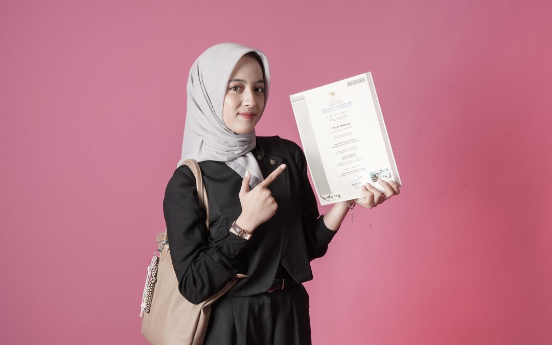 Mahasiswa dengan Sertifikat Kompetensi BNSP: Unggul dalam Persaingan Dunia Kerja